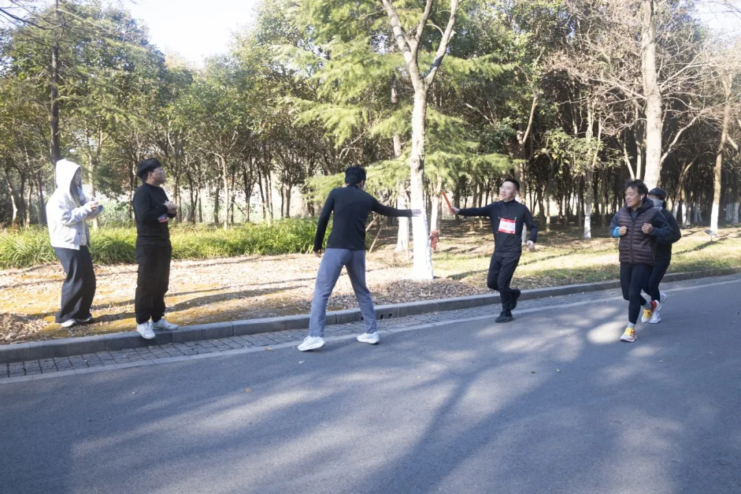 回望2024 启航2025 | 99499威尼斯股份2025年度战略年会顺遂召开